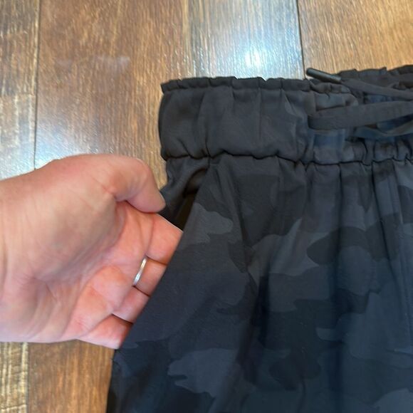 Lululemon joggers4 (4400) - Picture 4 of 7